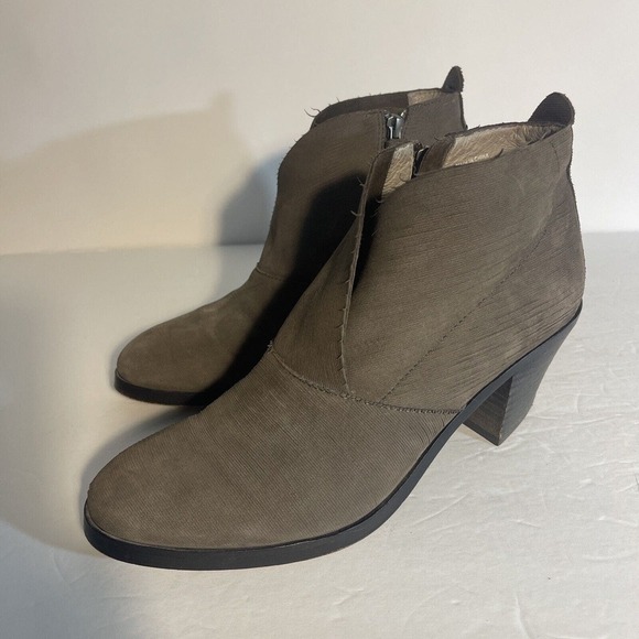 Eileen Fisher Heeled Ankle Boots 8.5 Side Zipper Neutral Vero Cucio Leather - Picture 4 of 16